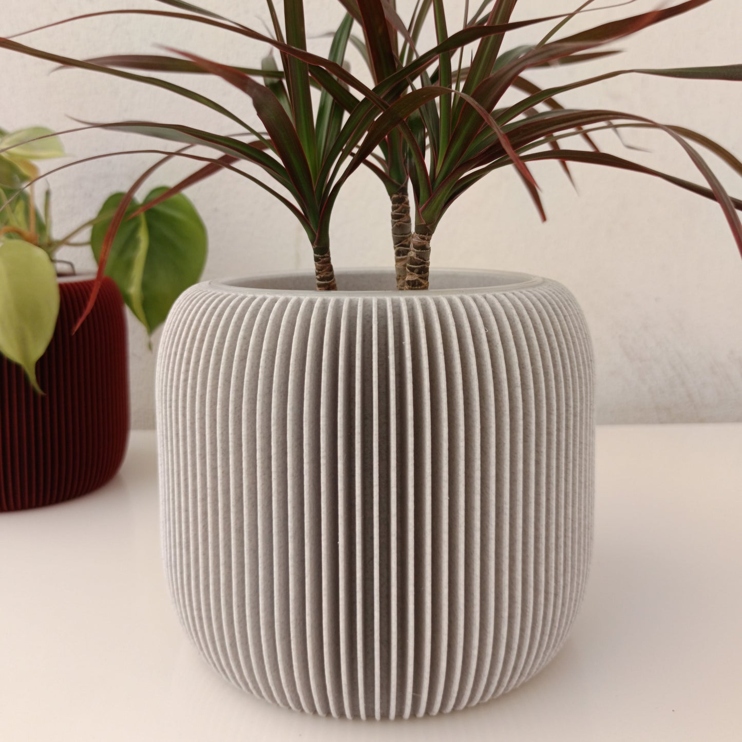 Matching self-watering planter Stramel